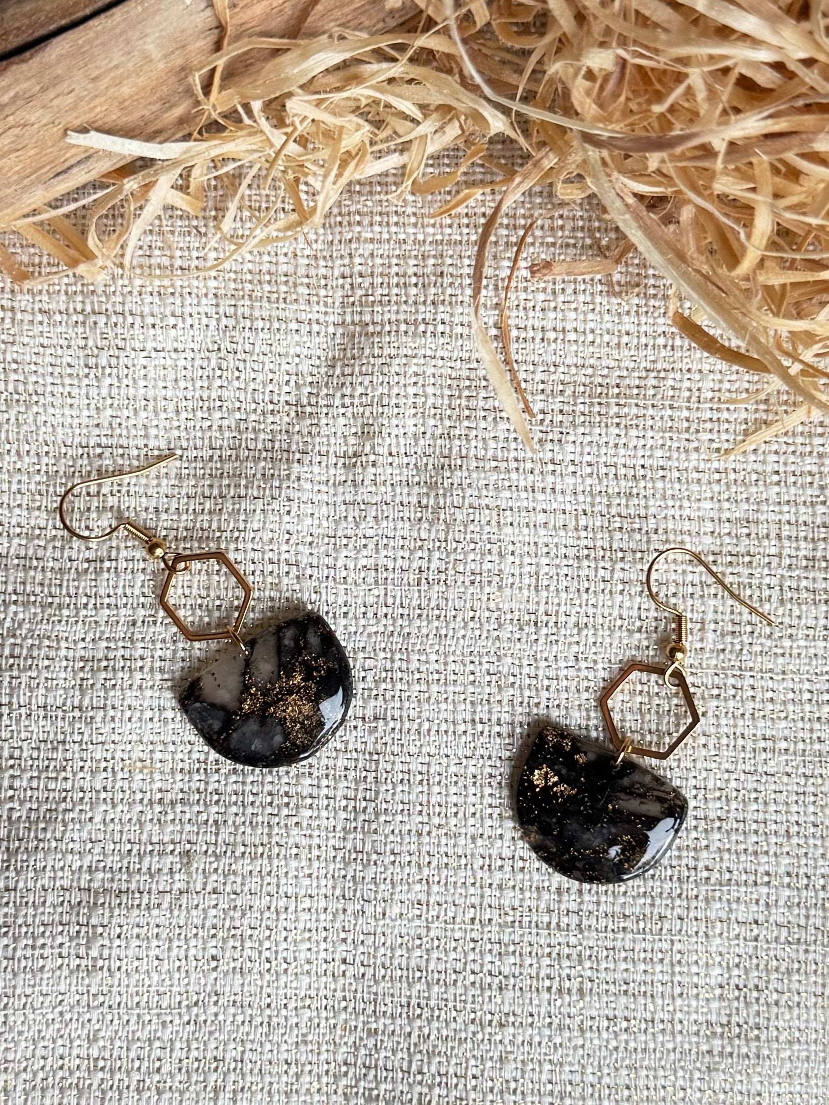 Boucles d'oreilles 'Lyra Oxa' — vue 3 — bijou artisanal Tipoïa Bijoux