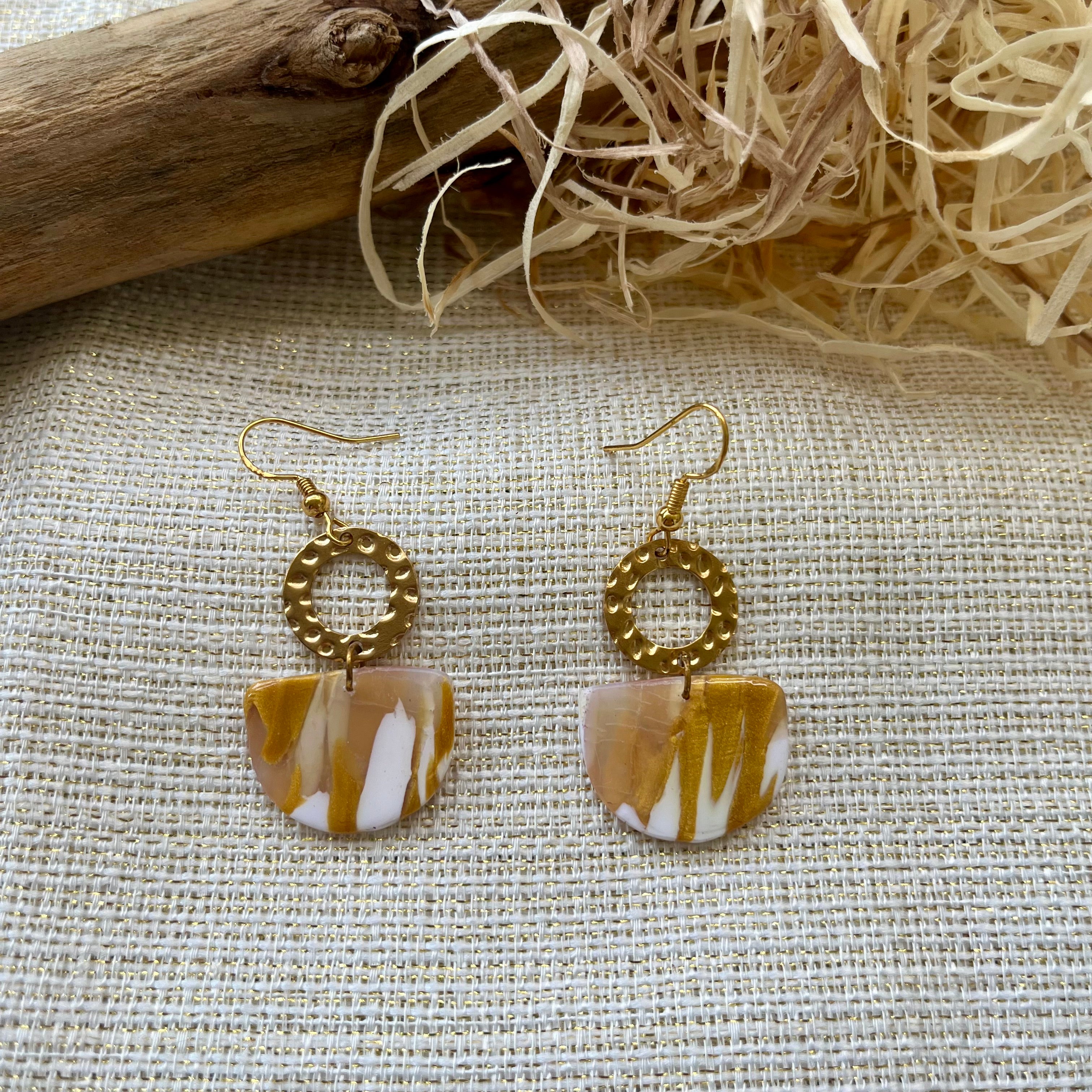 Boucles d'oreilles 'Lyra' — vue 3 — bijou artisanal Tipoïa Bijoux
