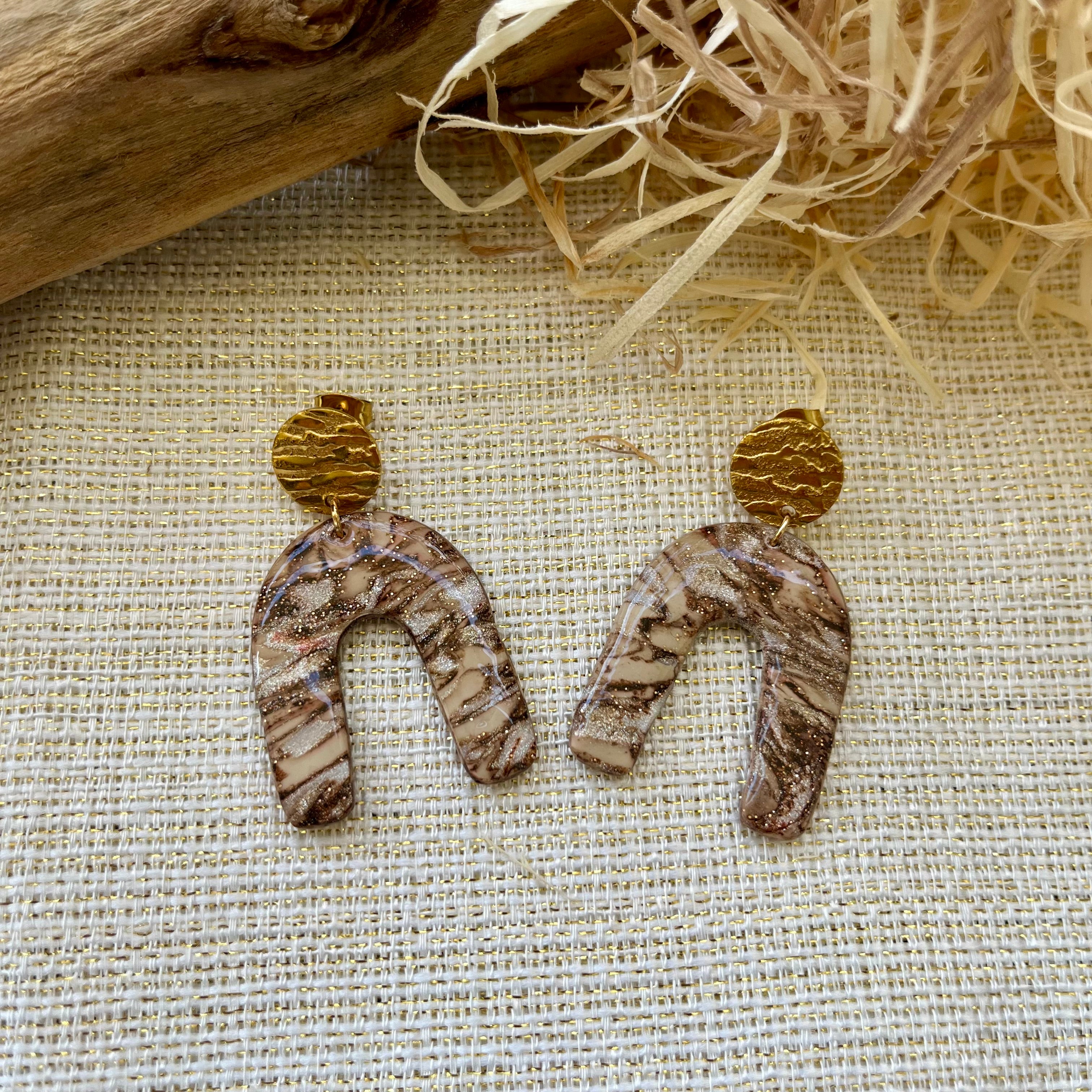 Boucles d'oreilles 'Taya Dorée' — vue 2 — bijou artisanal Tipoïa Bijoux