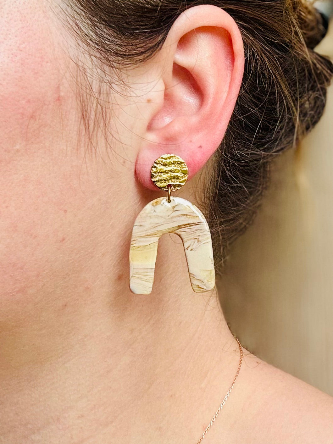 Boucles d'oreilles 'Taya Dorée' — bijou artisanal Tipoïa Bijoux