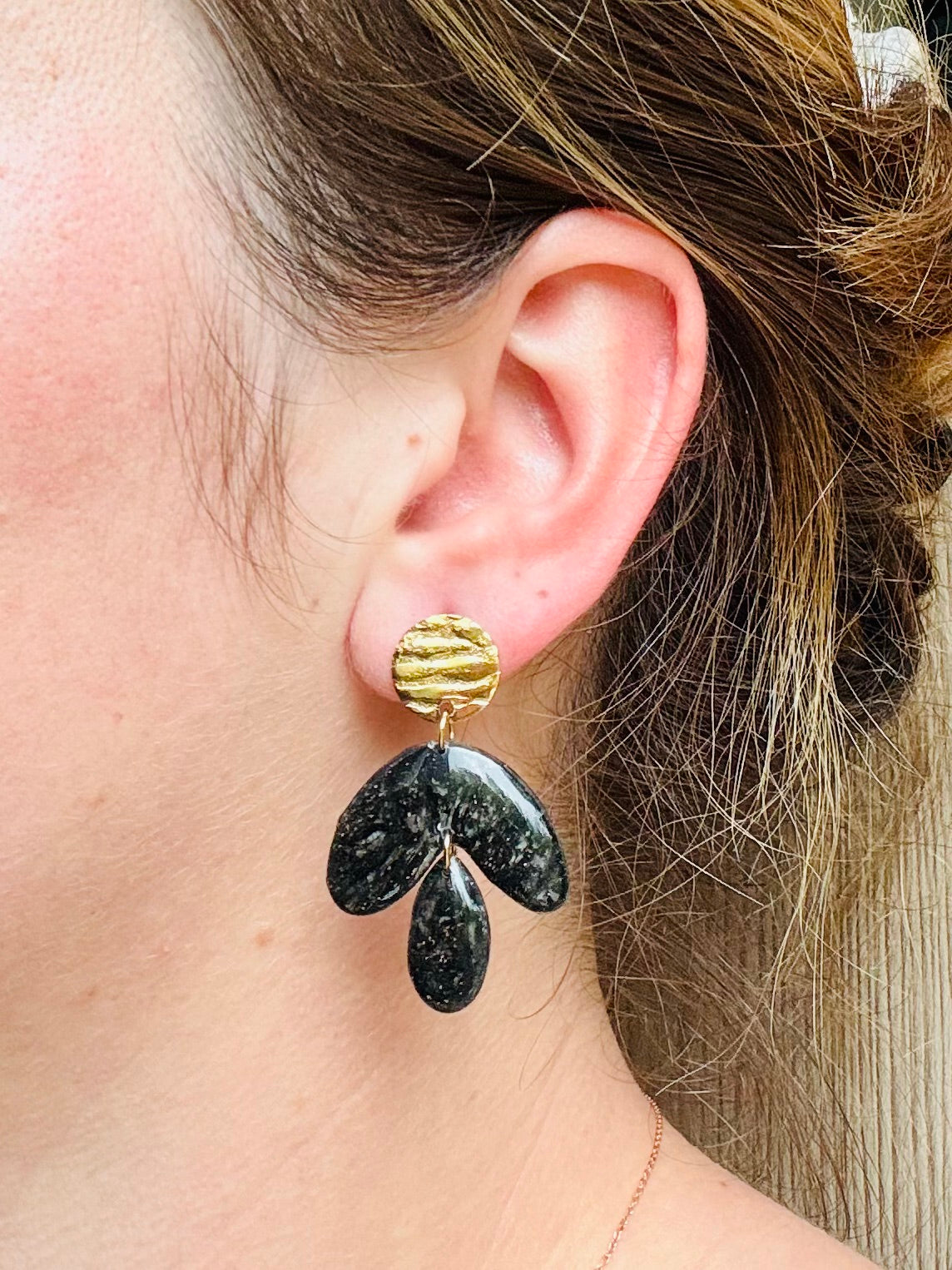 Boucles d'oreilles 'Zila' — vue 6 — bijou artisanal Tipoïa Bijoux