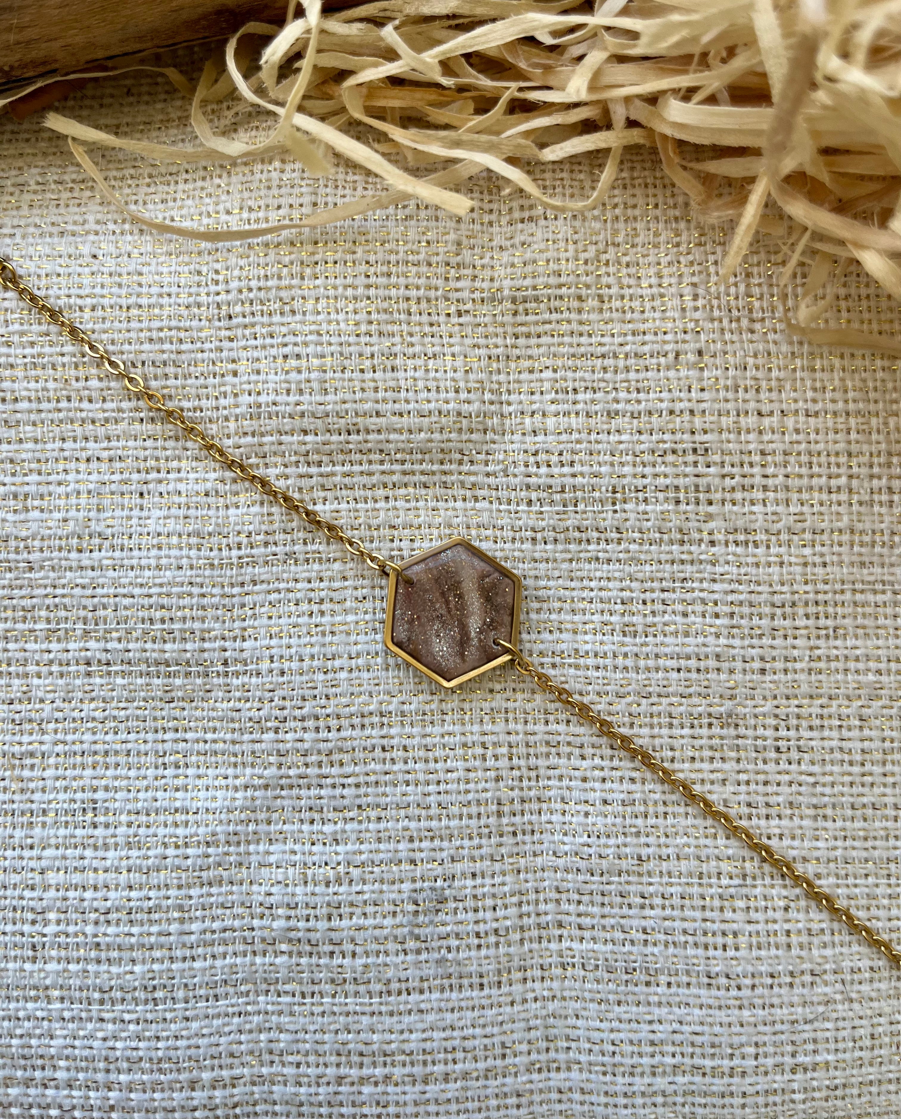 Bracelet Blanc nacré — vue 3 — bijou artisanal Tipoïa Bijoux