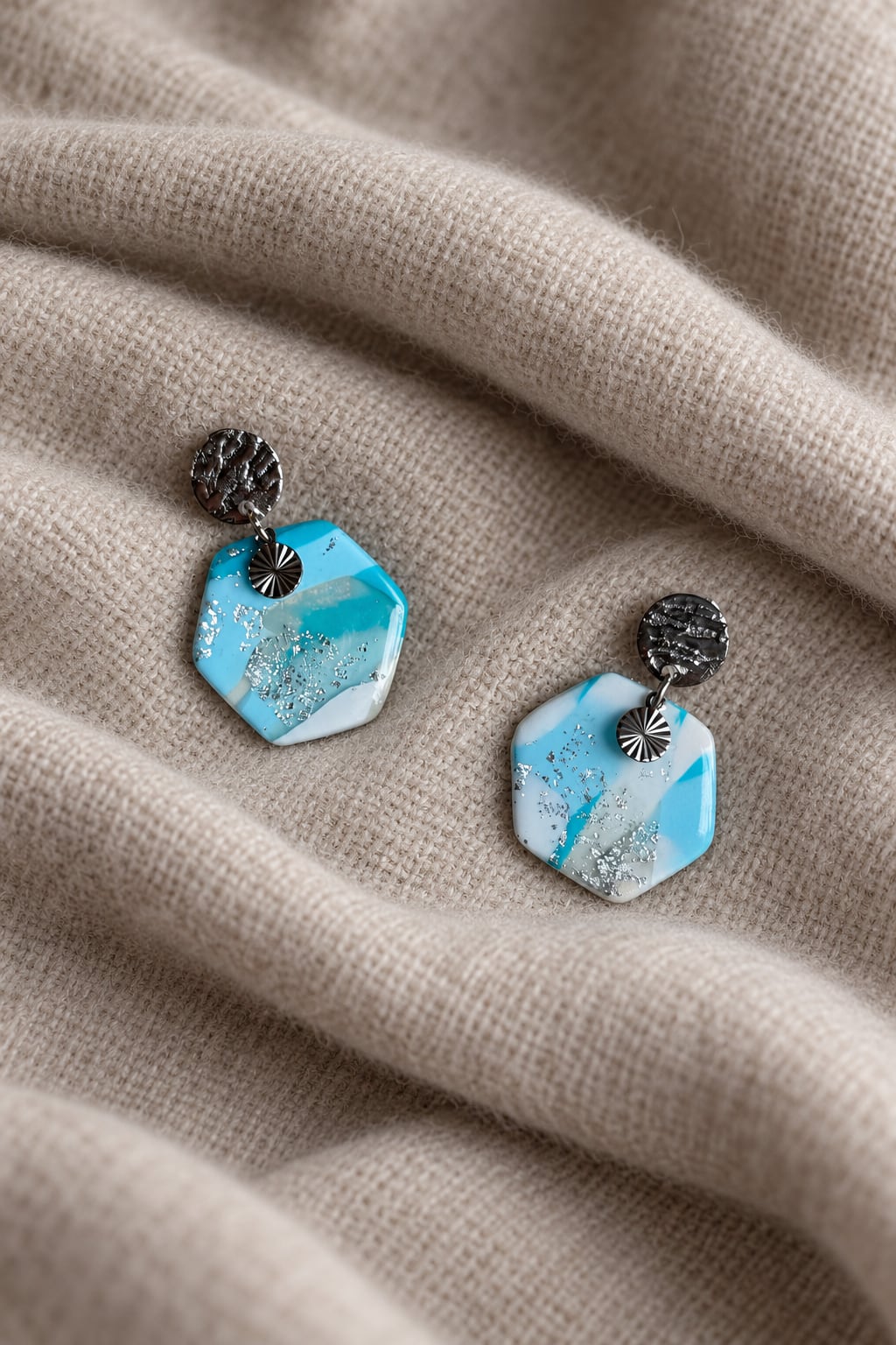 Boucles d'oreilles 'Oxa Argenté' - vue 7 - bijou artisanal Tipoïa Bijoux