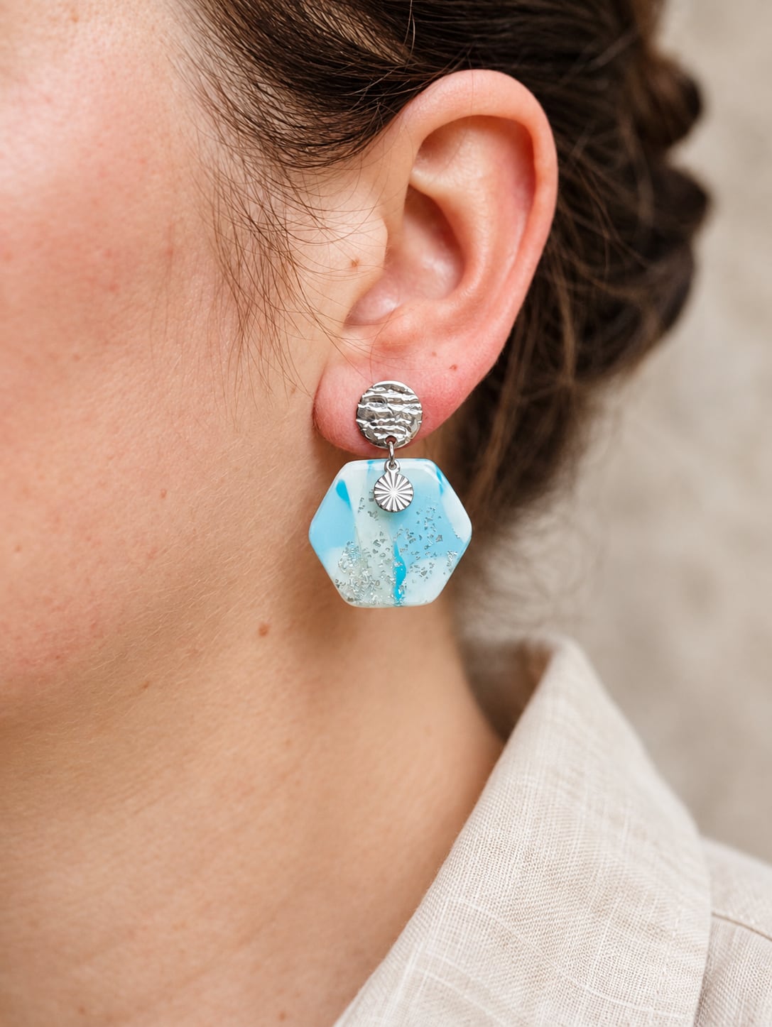 Boucles d'oreilles 'Oxa Argenté' - vue 8 - bijou artisanal Tipoïa Bijoux