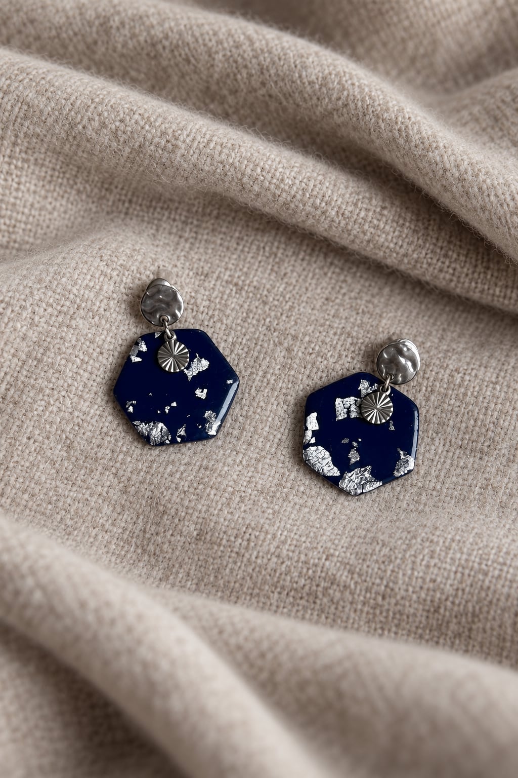 Boucles d'oreilles 'Oxa Argenté' - vue 9 - bijou artisanal Tipoïa Bijoux