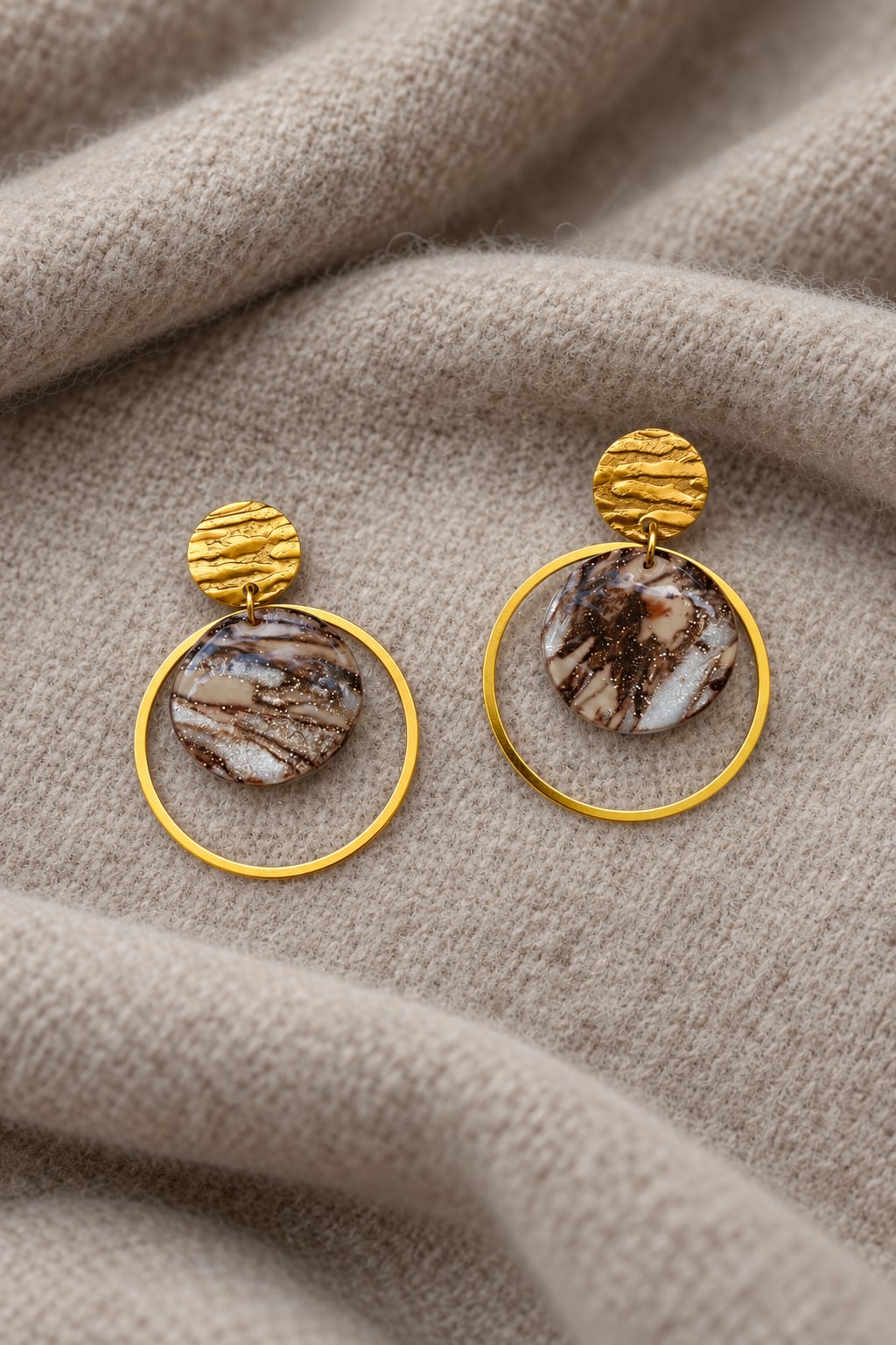 Boucles d'oreilles 'Loya Dorée' - vue 2 - bijou artisanal Tipoïa Bijoux