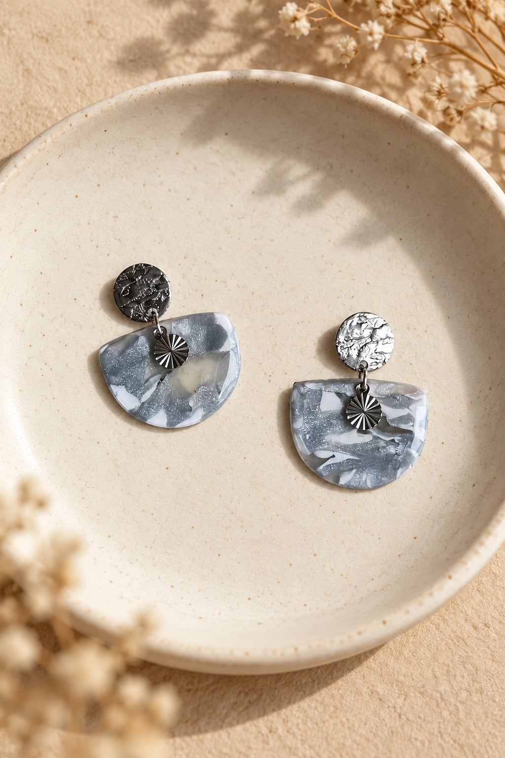 Boucles d'oreilles 'Nira Argenté' - vue 3 - bijou artisanal Tipoïa Bijoux