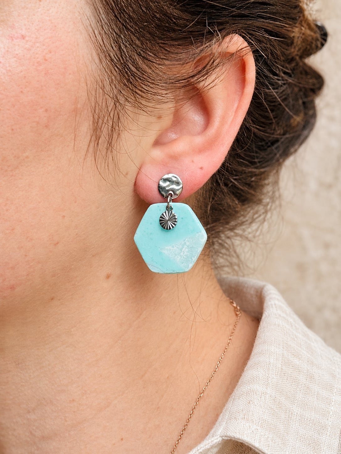 Boucles d'oreilles 'Oxa Argenté' - vue 4 - bijou artisanal Tipoïa Bijoux