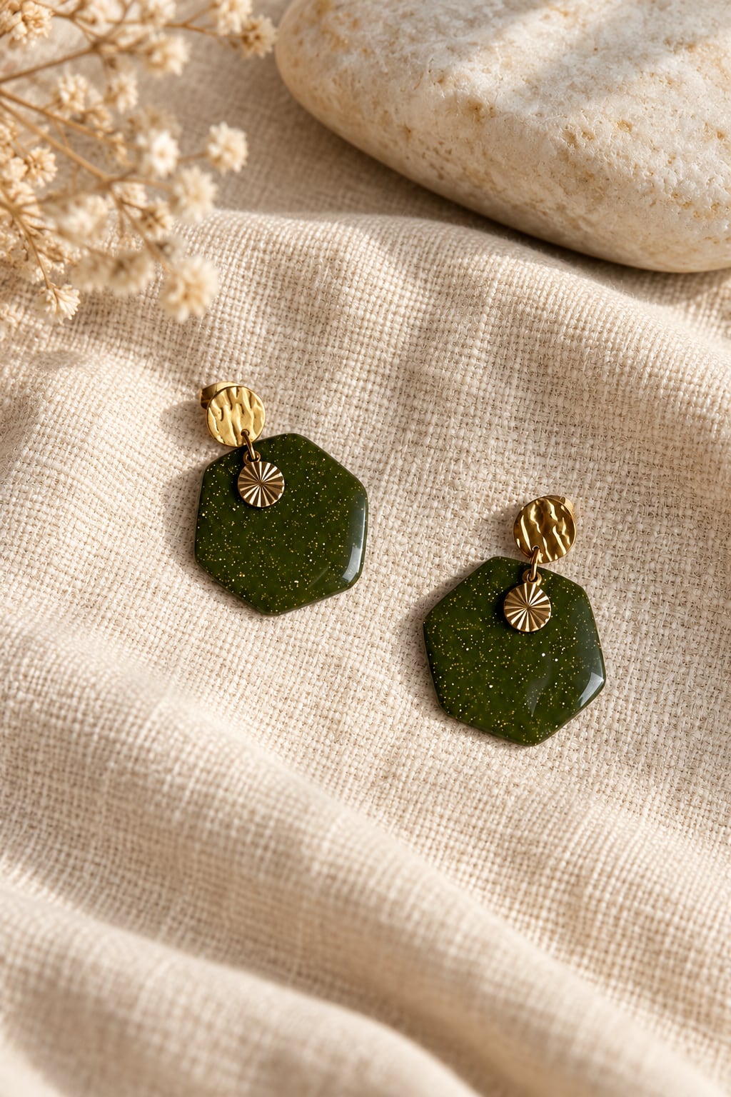 Boucles d'oreilles 'Oxa Dorée' - vue 3 - bijou artisanal Tipoïa Bijoux