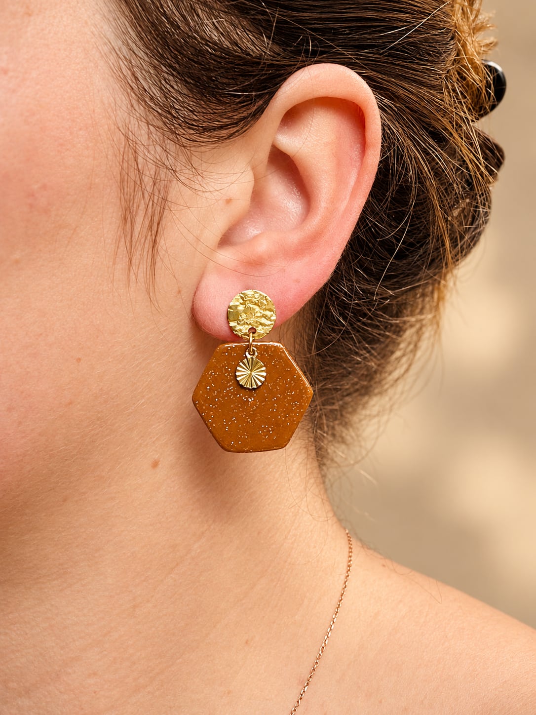 Boucles d'oreilles 'Oxa Dorée' - vue 5 - bijou artisanal Tipoïa Bijoux