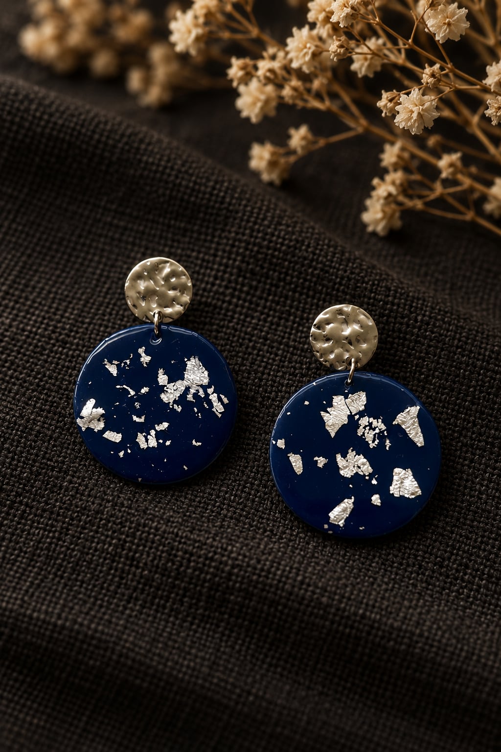 Boucles d'oreilles 'Runa Argenté' - vue 5 - bijou artisanal Tipoïa Bijoux