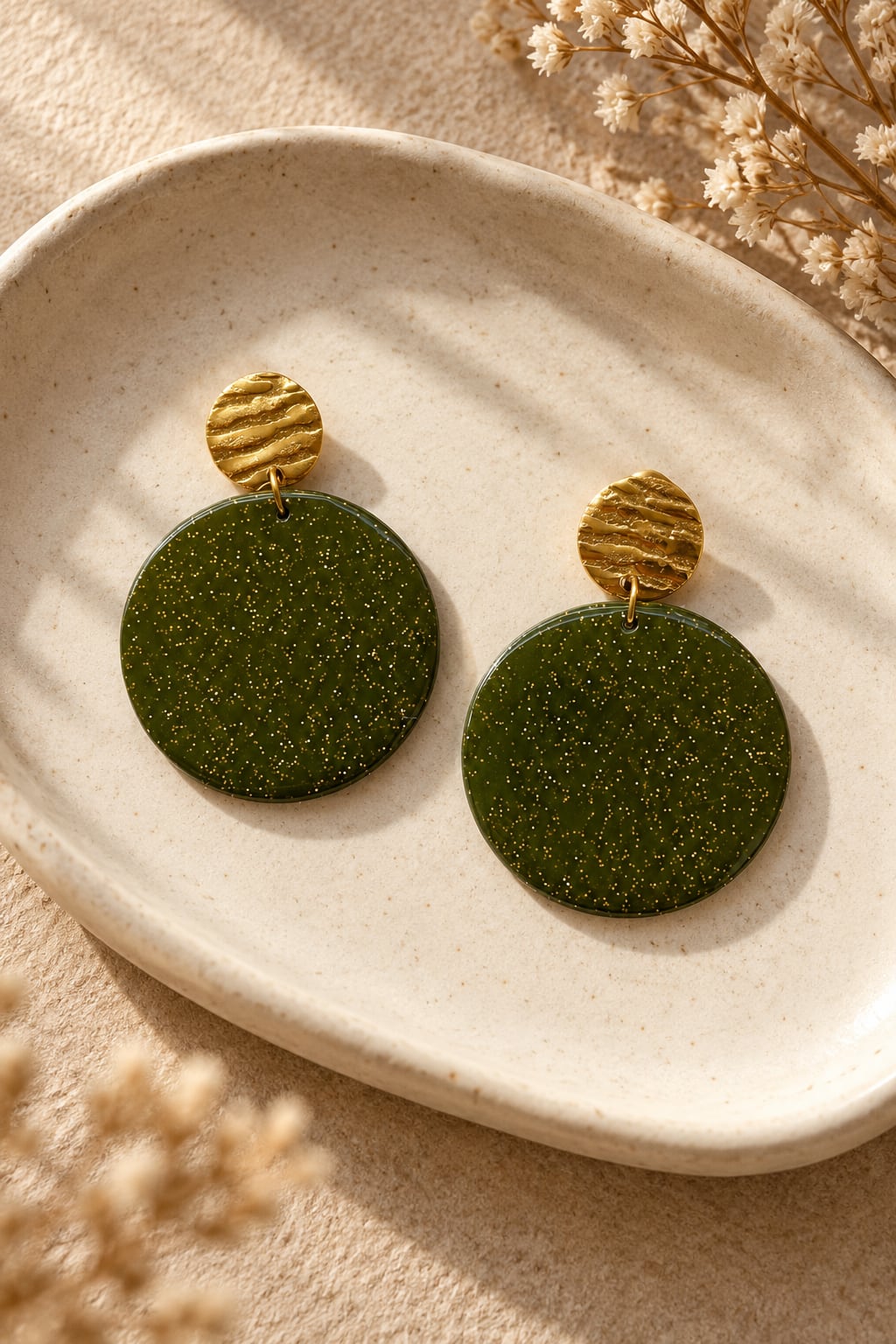 Boucles d'oreilles 'Runa Dorée' - vue 12 - bijou artisanal Tipoïa Bijoux