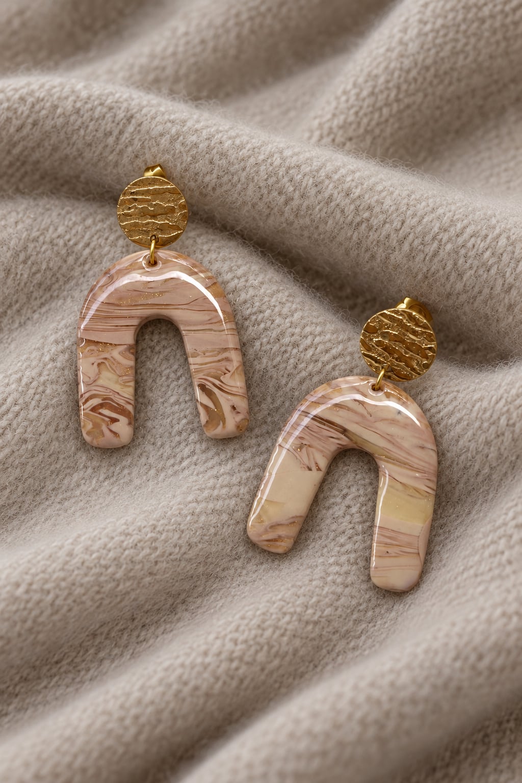 Boucles d'oreilles 'Taya Dorée' - vue 3 - bijou artisanal Tipoïa Bijoux