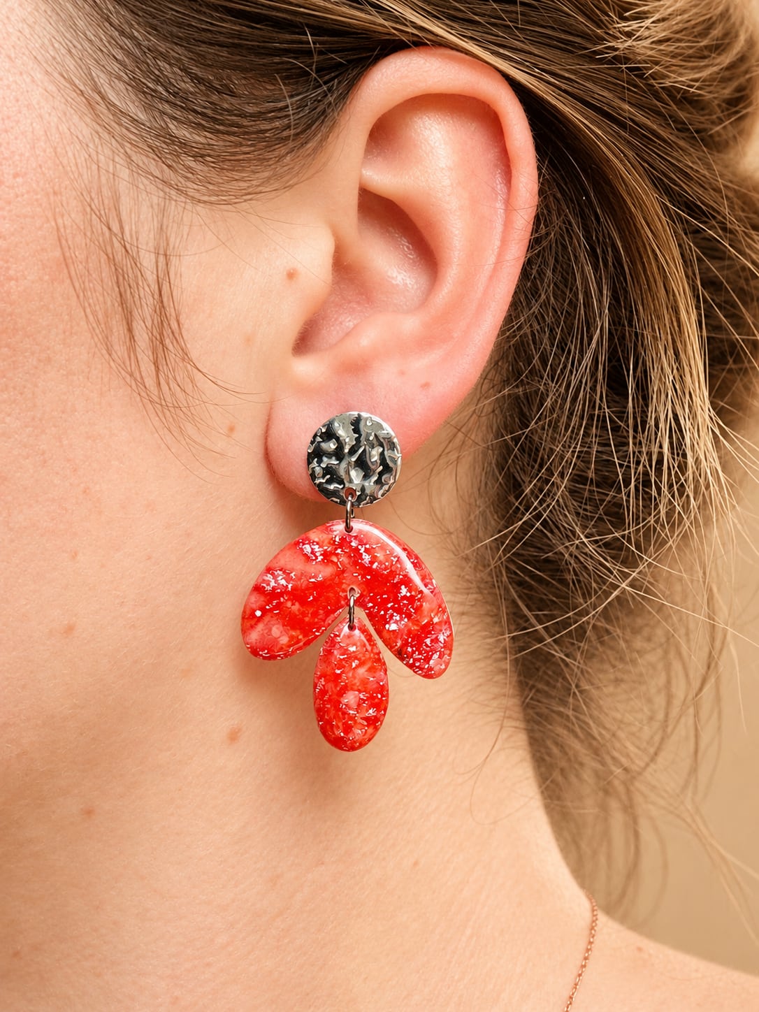 Boucles d'oreilles 'Zila' - vue 4 - bijou artisanal Tipoïa Bijoux