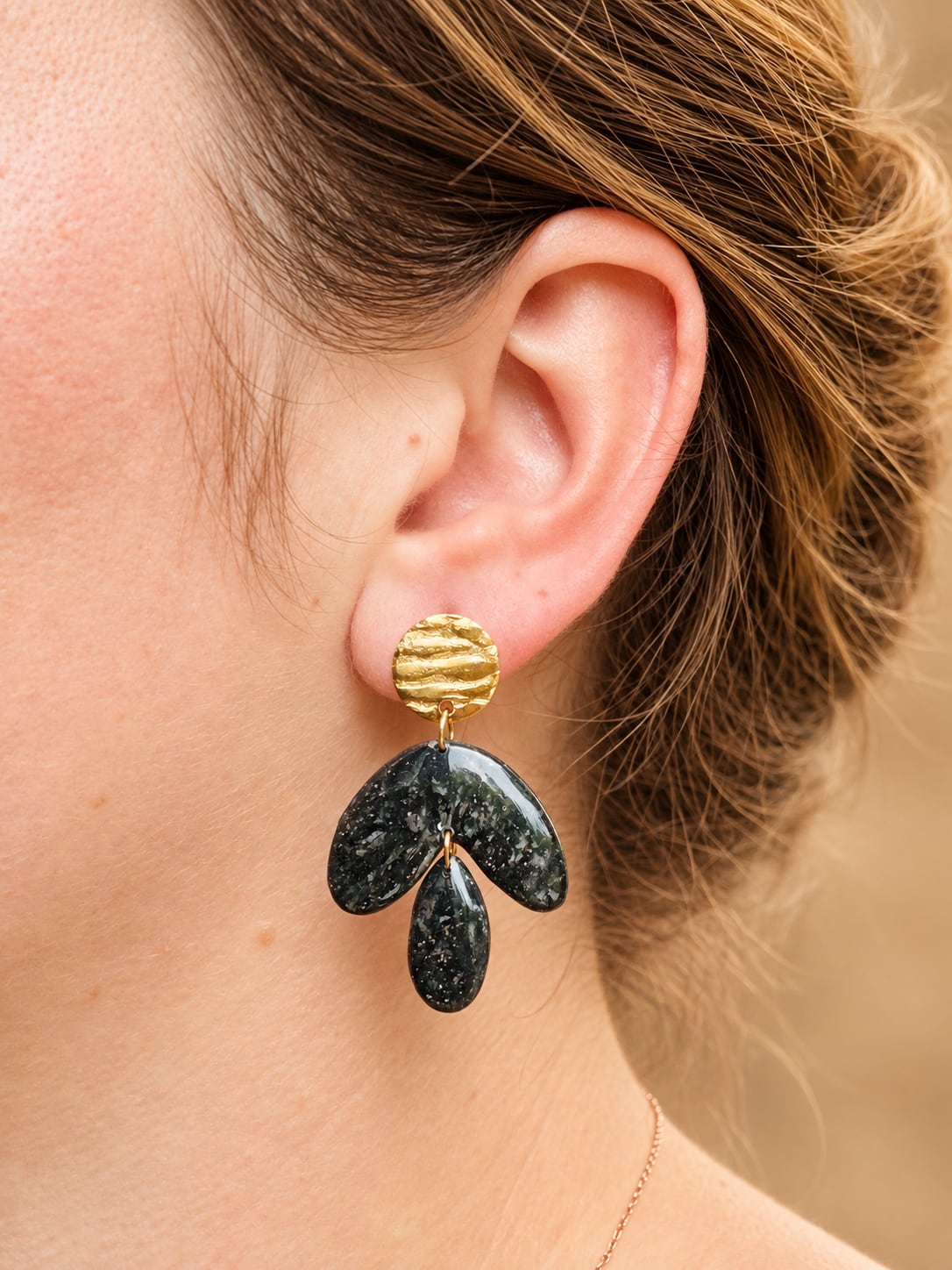 Boucles d'oreilles 'Zila' - vue 6 - bijou artisanal Tipoïa Bijoux