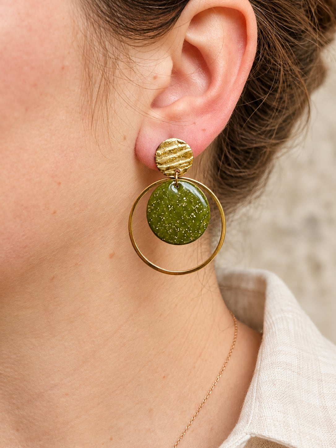 Boucles d'oreilles 'Loya Dorée' - vue 11 - bijou artisanal Tipoïa Bijoux