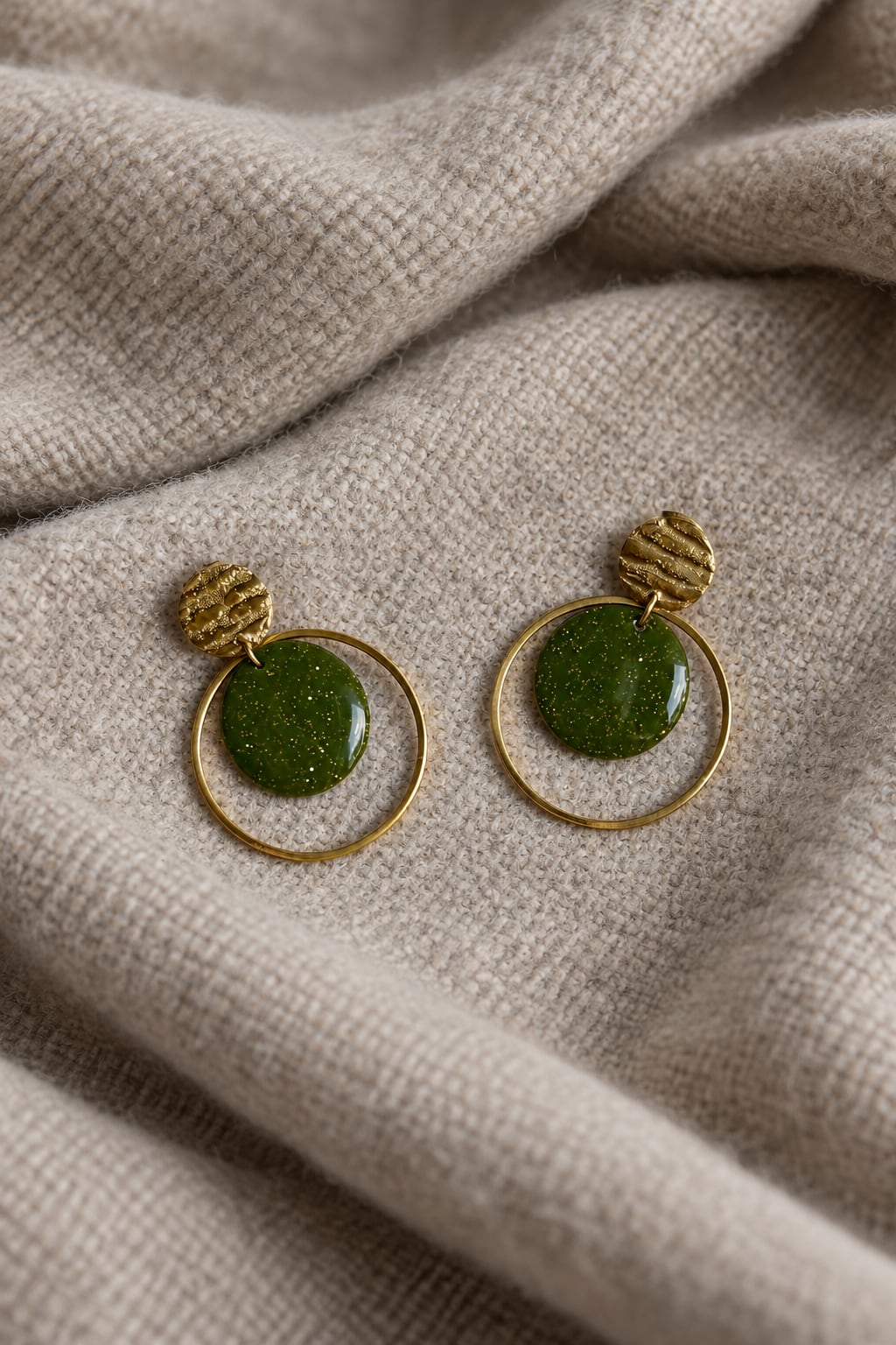 Boucles d'oreilles 'Loya Dorée' - vue 12 - bijou artisanal Tipoïa Bijoux
