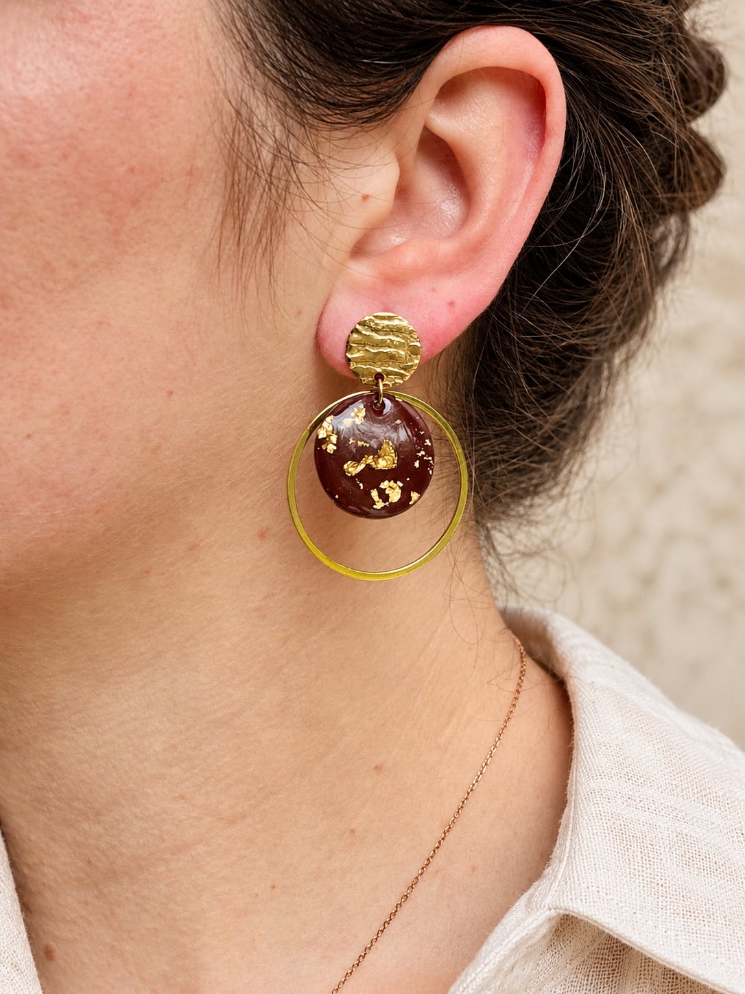 Boucles d'oreilles 'Loya Dorée' - vue 9 - bijou artisanal Tipoïa Bijoux